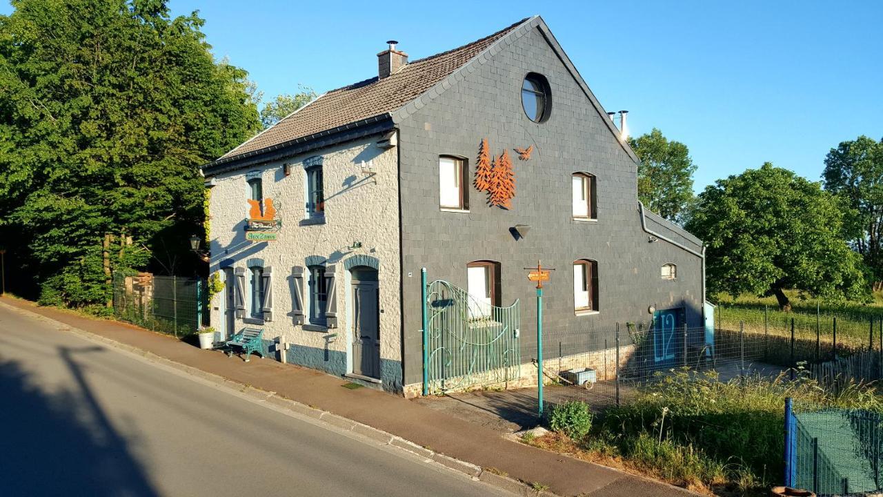 Aux Deux Amis Apartamento Stavelot Exterior foto