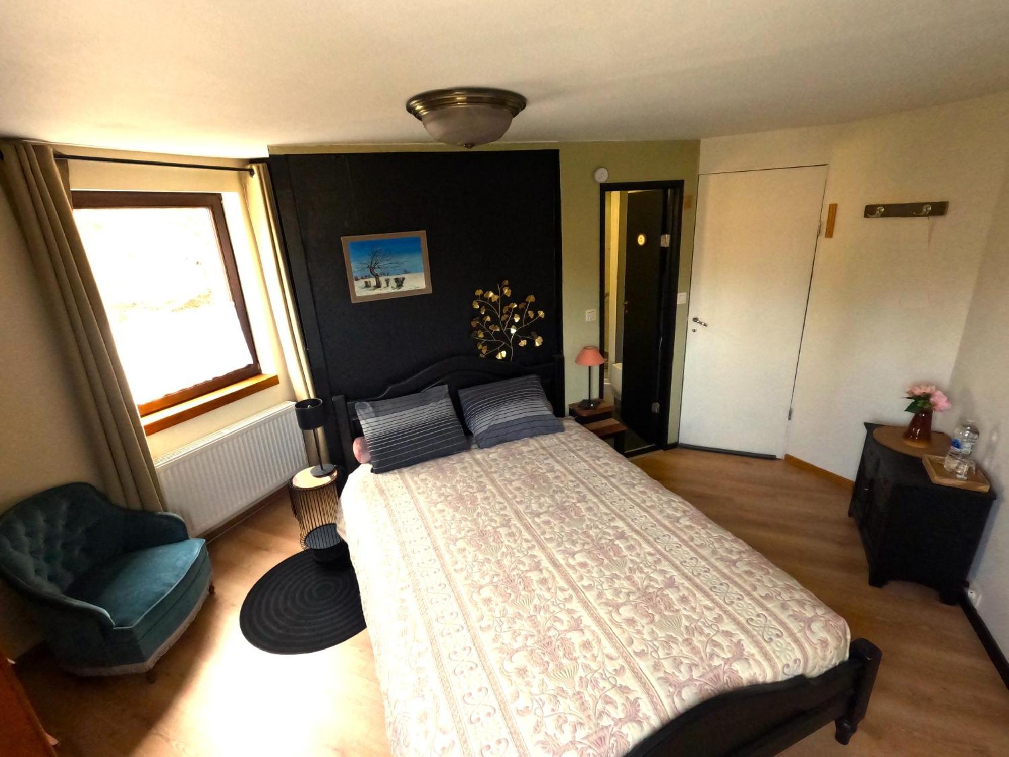 Aux Deux Amis Apartamento Stavelot Exterior foto